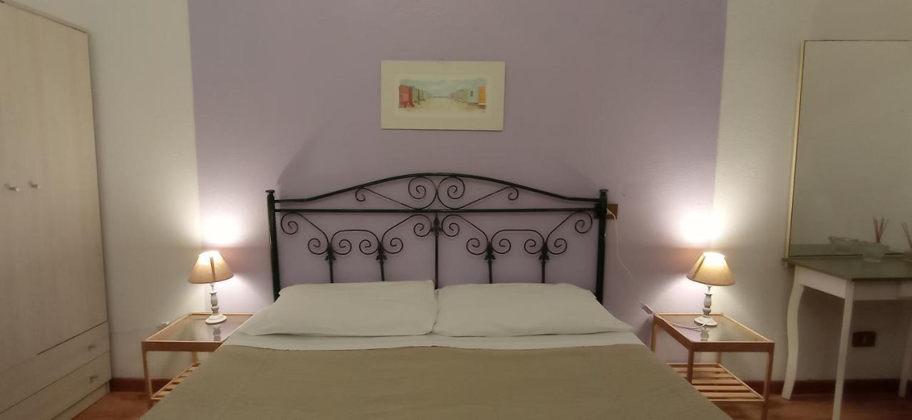 Onlyrooms III - Piazza Jenne Cagliari Bagian luar foto
