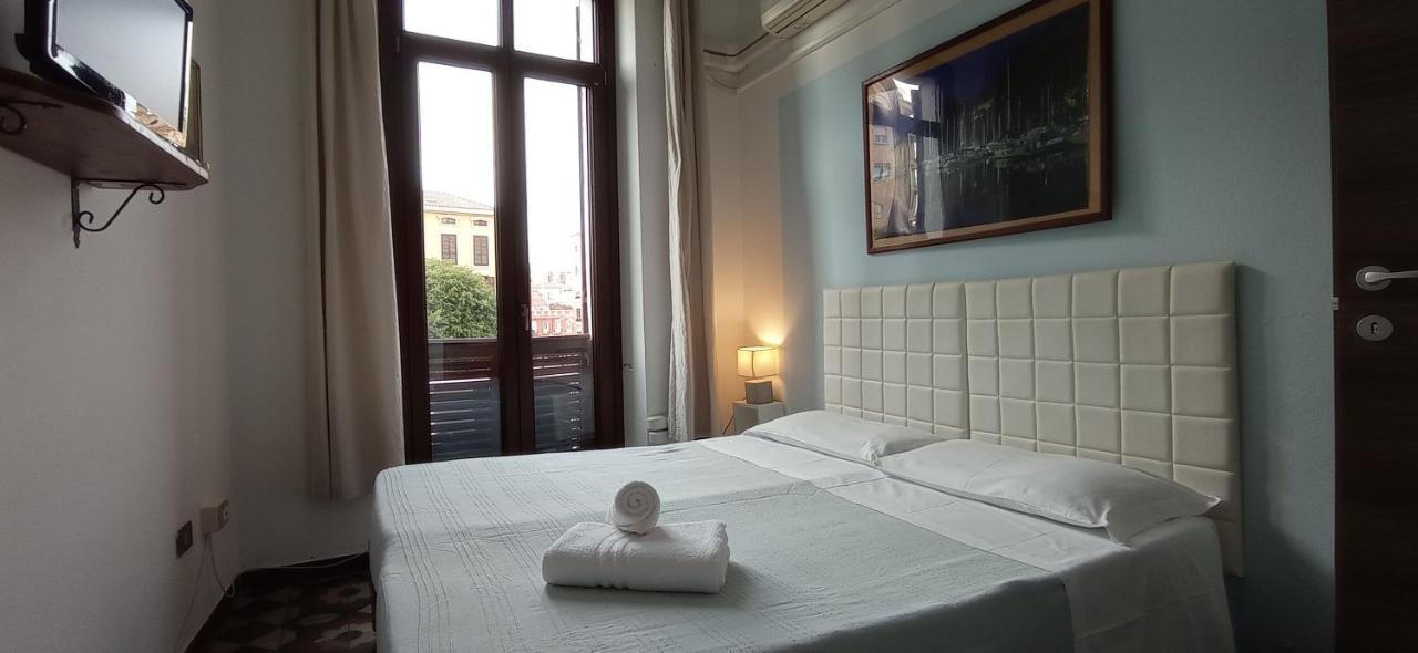 Onlyrooms III - Piazza Jenne Cagliari Bagian luar foto