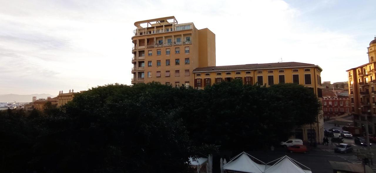 Onlyrooms III - Piazza Jenne Cagliari Bagian luar foto