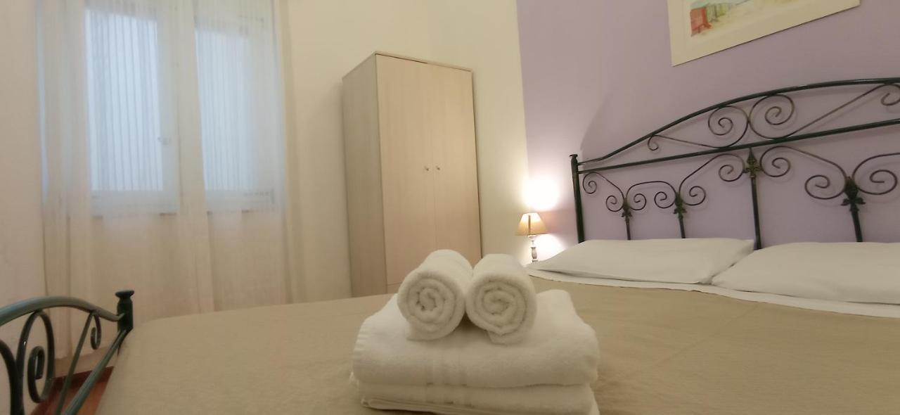 Onlyrooms III - Piazza Jenne Cagliari Bagian luar foto