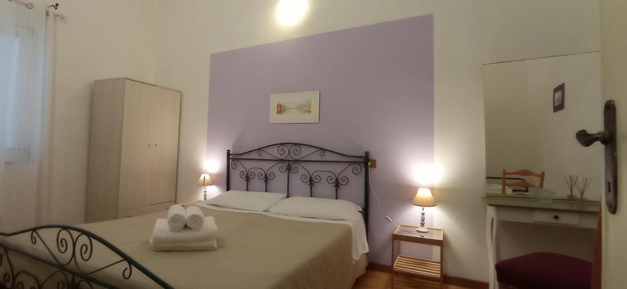 Onlyrooms III - Piazza Jenne Cagliari Bagian luar foto