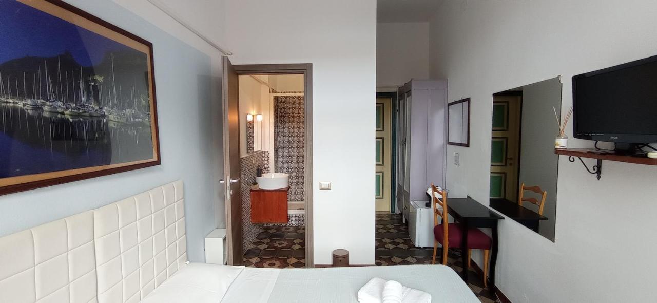 Onlyrooms III - Piazza Jenne Cagliari Bagian luar foto
