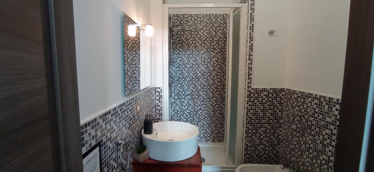 Onlyrooms III - Piazza Jenne Cagliari Bagian luar foto