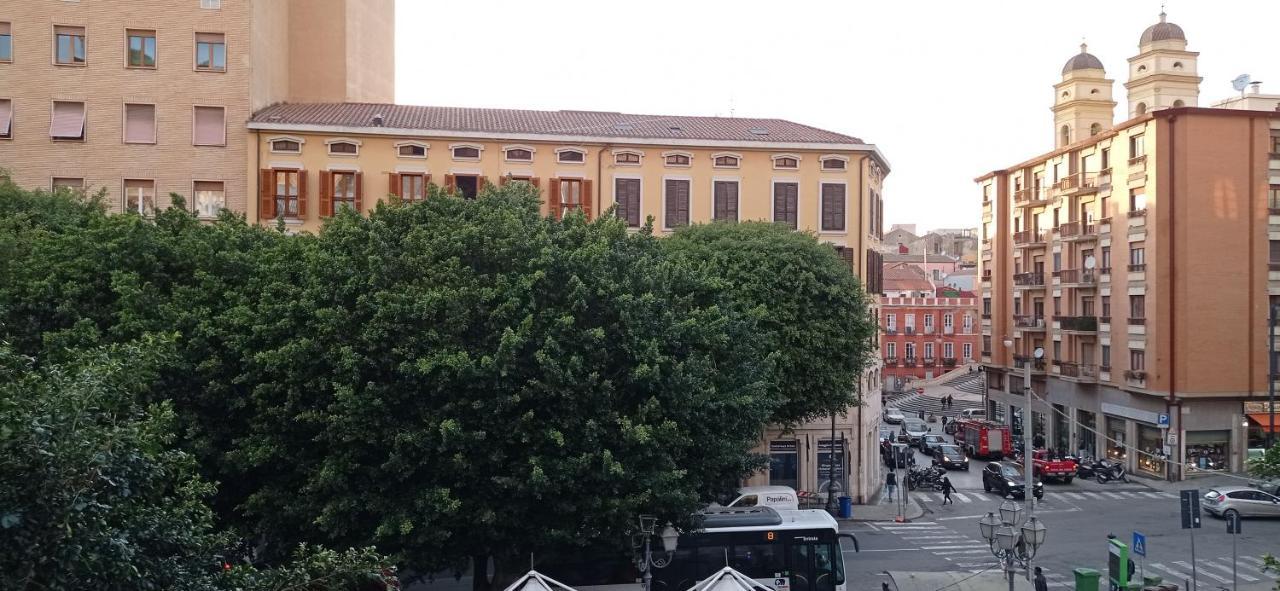 Onlyrooms III - Piazza Jenne Cagliari Bagian luar foto