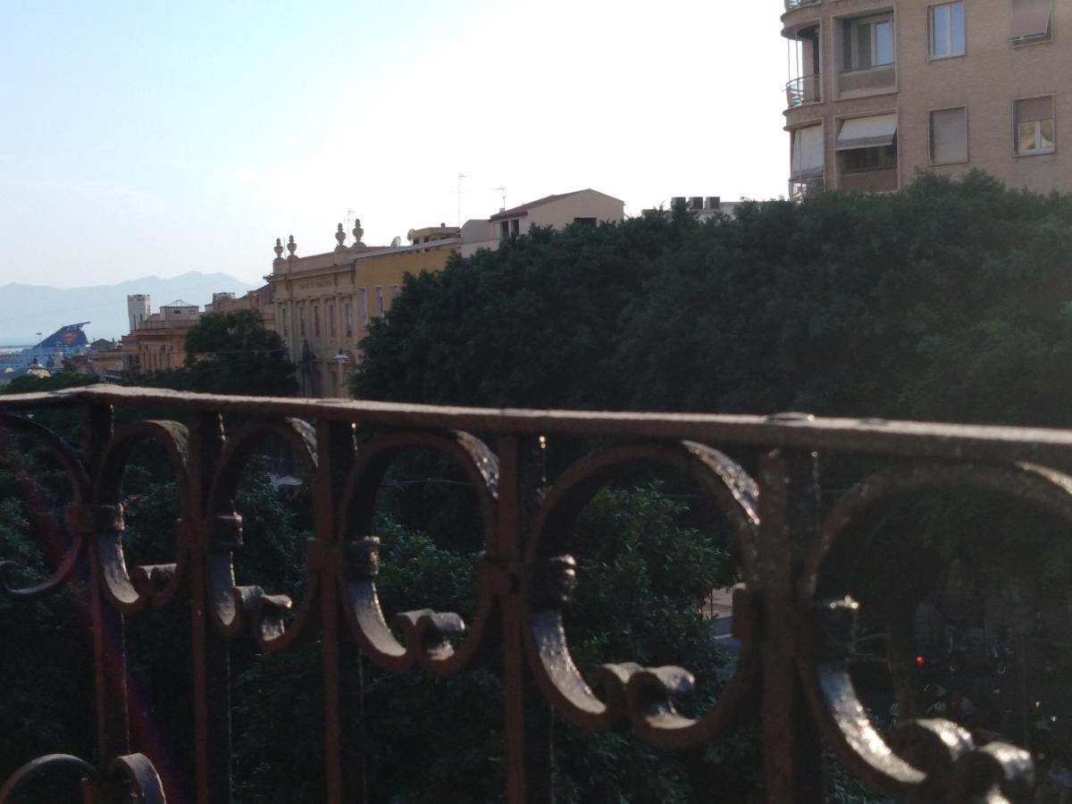 Onlyrooms III - Piazza Jenne Cagliari Bagian luar foto