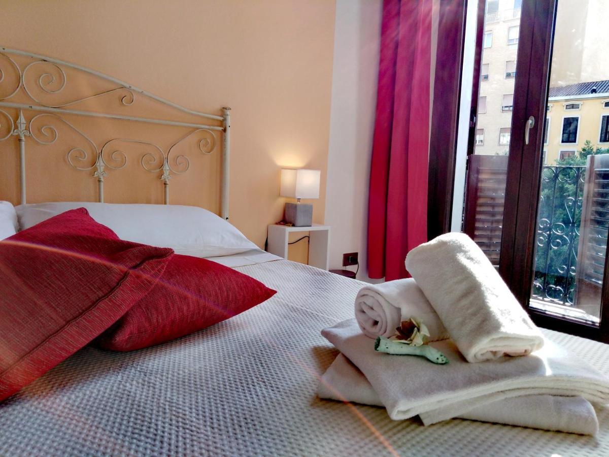 Onlyrooms III - Piazza Jenne Cagliari Bagian luar foto